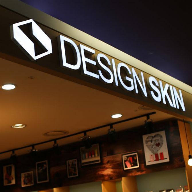 어울린 링케이스를 디자인스킨 공식 매장에서 만나보세요.